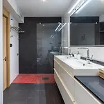 New! Lovely 3-bedroom Loft In Lägenhet *