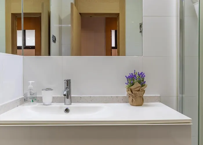 New! Lovely 3-bedroom Loft In Διαμέρισμα