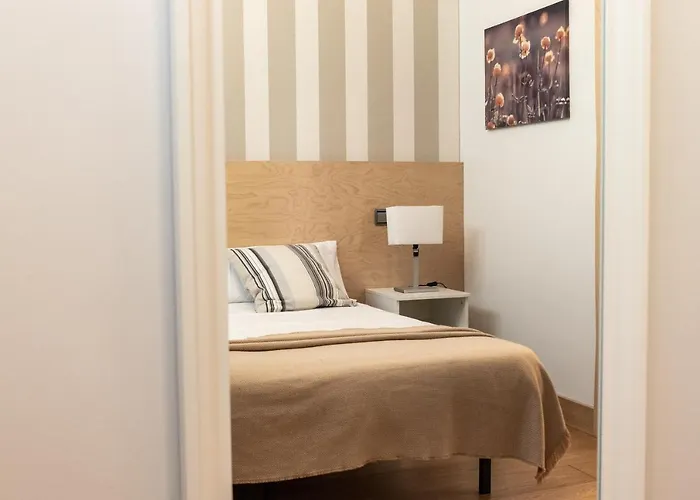 New! Lovely 3-bedroom Loft In Διαμέρισμα *